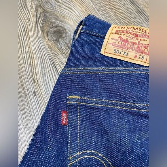 Vintage Levi's 501xx Dark Wash Blue Jeans 501-0000 Size 28x32 EUC - Picture 3 of 16